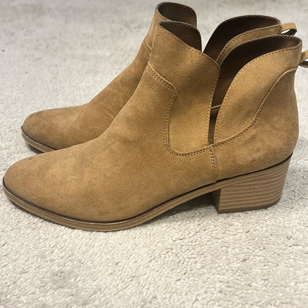 Light brown booties